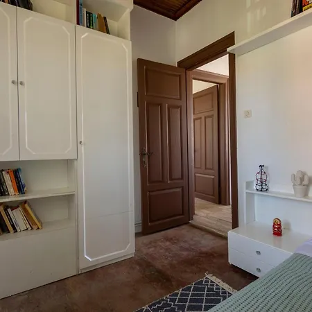 Vila Traditional Stone-built House *