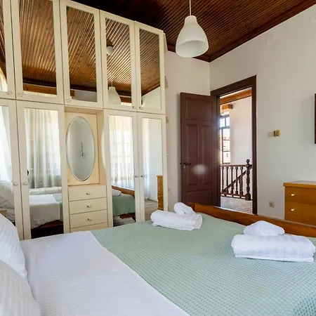 Traditional Stone-built House Vila